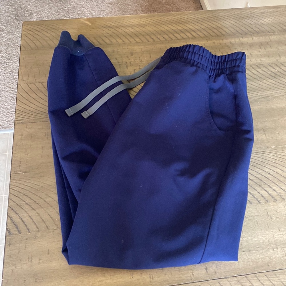 FIGS Women’s Zamora Jogger - Navy - Perfect Condition